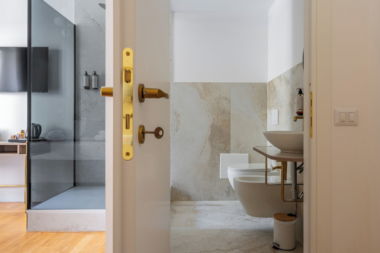Bathroom 5, Decimo Meridio- At Spanish Steps-, Roma