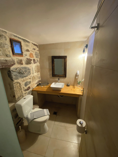 Bathroom 3, Castlerizaraki, Peloponnese