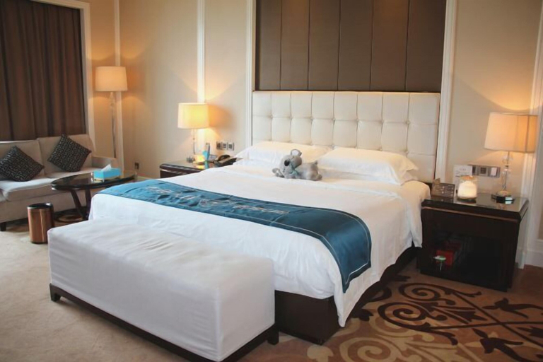 Bedroom 3, Oriental International Hotel, Yichang