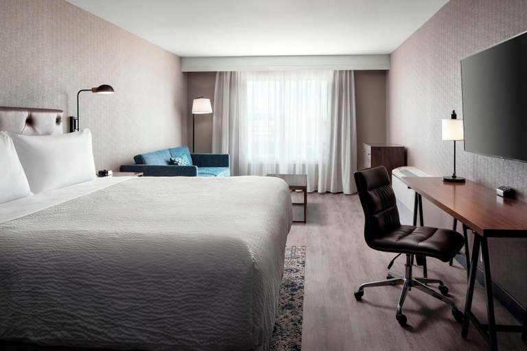 Bedroom 3, Four Points by Sheraton San Francisco Airport, San Mateo