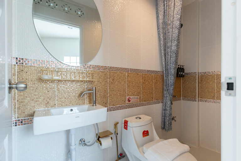 Bathroom 9