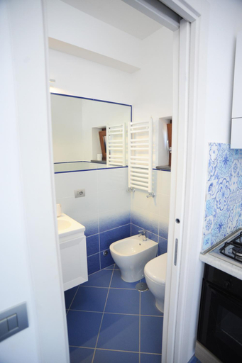 Bathroom 3, A due passi dalla costiera, Napoli