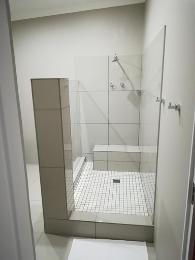 Bathroom 4, Tranquil House B&B @ 121 Berry St, Chris Hani