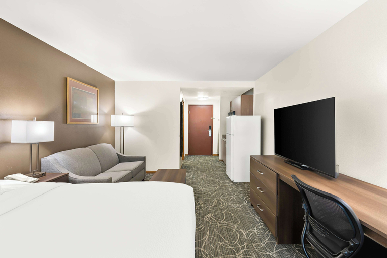 Bedroom 3, Best Western West Towne Suites, Dane