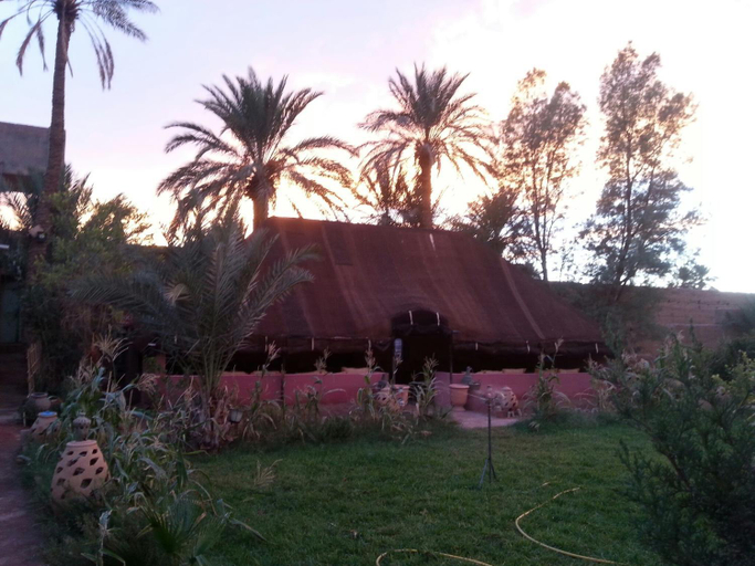 Others 5, Auberge jnane dar diafa se trouve au centre de tamegrouteface de la bibiotheque, Ouarzazate