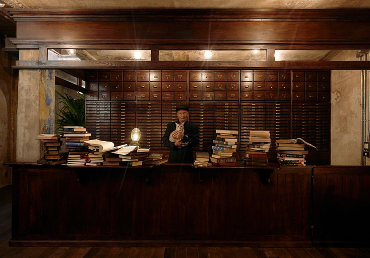 Public Area 2, The Mustang Blu, Samphantawong