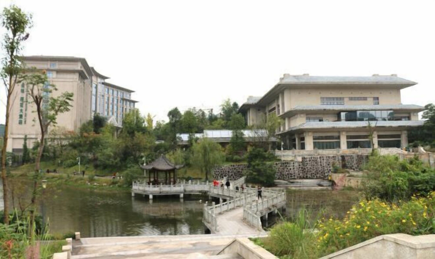 Exterior & Views 2, NATURAL TIANCHEN·LOTUS GRAND HOTEL, Nanchong