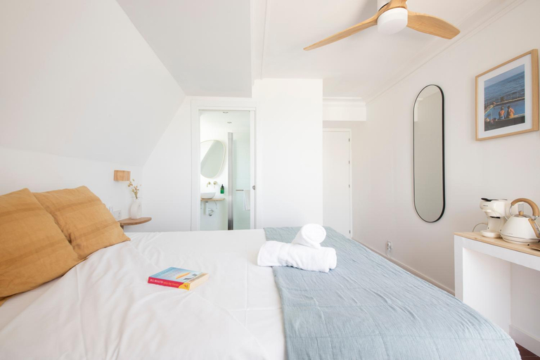 Bedroom 2, Far Out Inn Pension, Guipúzcoa
