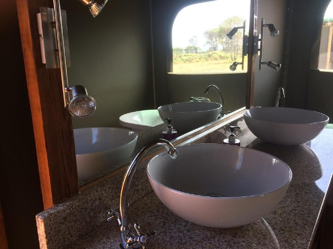 Bathroom 4, Hillcrest Lodge Tents - Sandstone, Eden