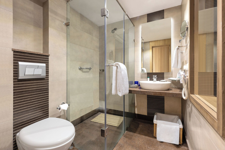 Bathroom, Fortune Resort Grace, Mussoorie - Member ITC Hotels' Group, Dehradun