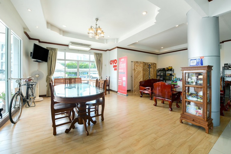 Food & Drinks 4, OYO 350 Mae Saeng Place, Si Racha