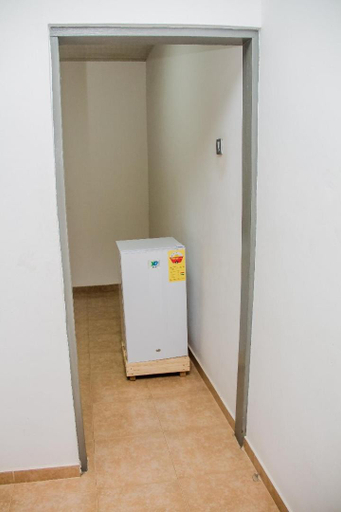 Others 4, Elizz guest house, Accra