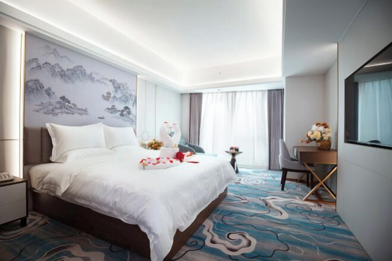 Bedroom 3, Dragon City International Hotel, Heyuan
