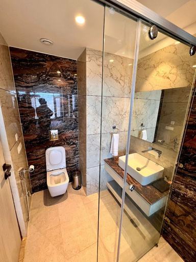 Bathroom 5, The Seasons Dalhousie, Chamba