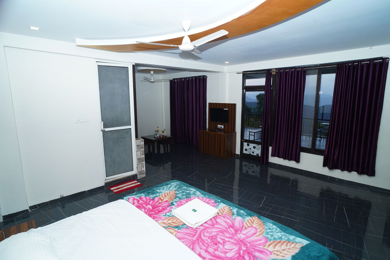 Bedroom 3, The Royal Heaven Resort, Satara