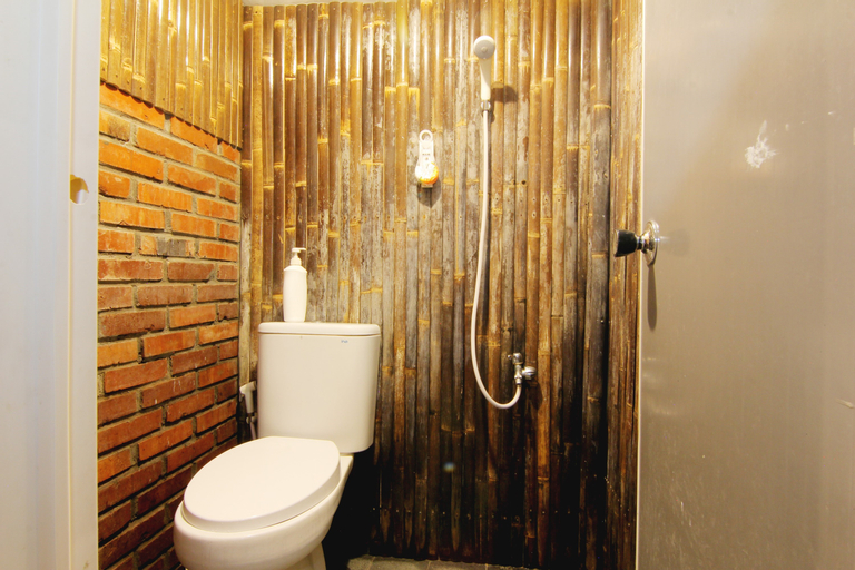 Bathroom 11