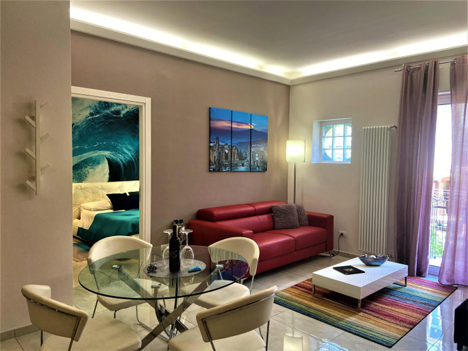 Others 3, I Due Grifoni Apartments, Messina