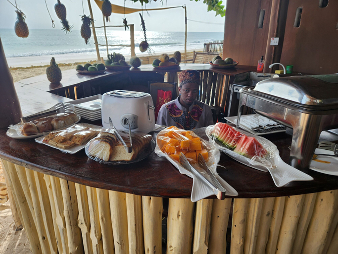 Food & Drinks