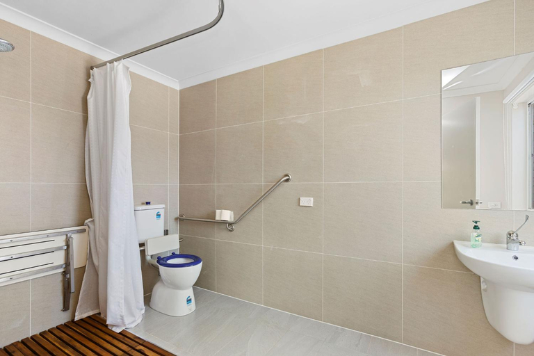 Bathroom 3, 32 Scenic Apollo, Colac-Otway - South