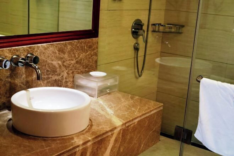 Bathroom 2, Bihai Hotel, Yibin