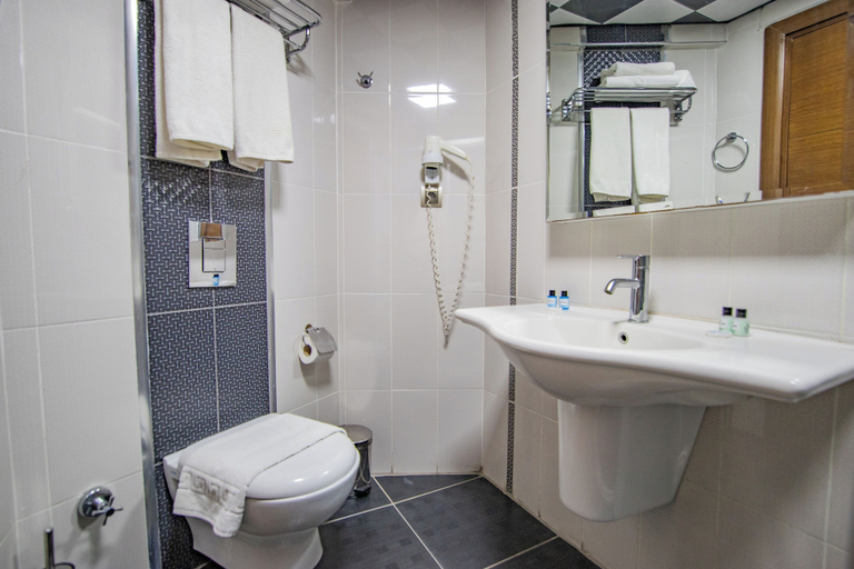 Bathroom 5, Point Beach Hotel, Marmaris