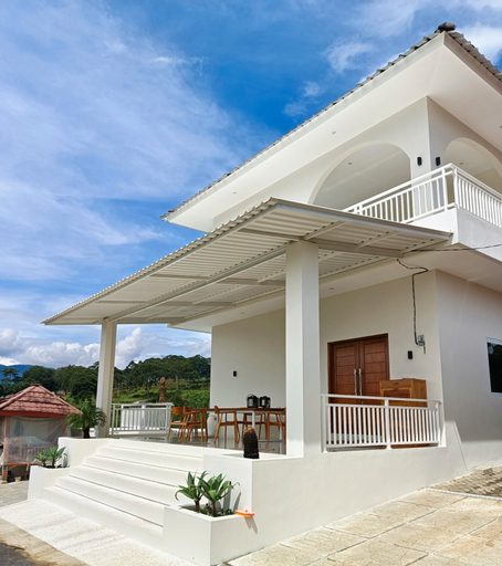 Exterior 6