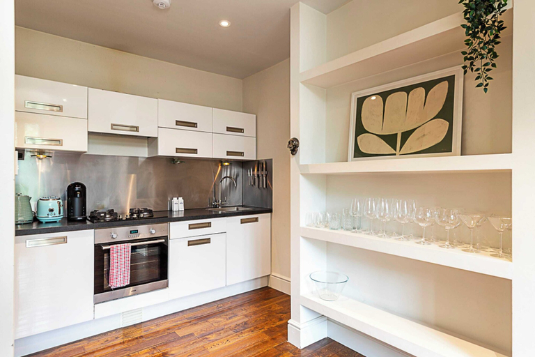 Others 4, Stylish Riverside Retreat in Central London, London