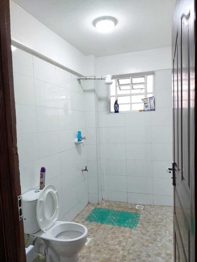 Bathroom 2, Lux Suites Thome White House Apartments, Roysambu