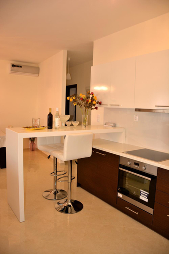 Kitchen, Luxury Suites in Stavromenos, Crete