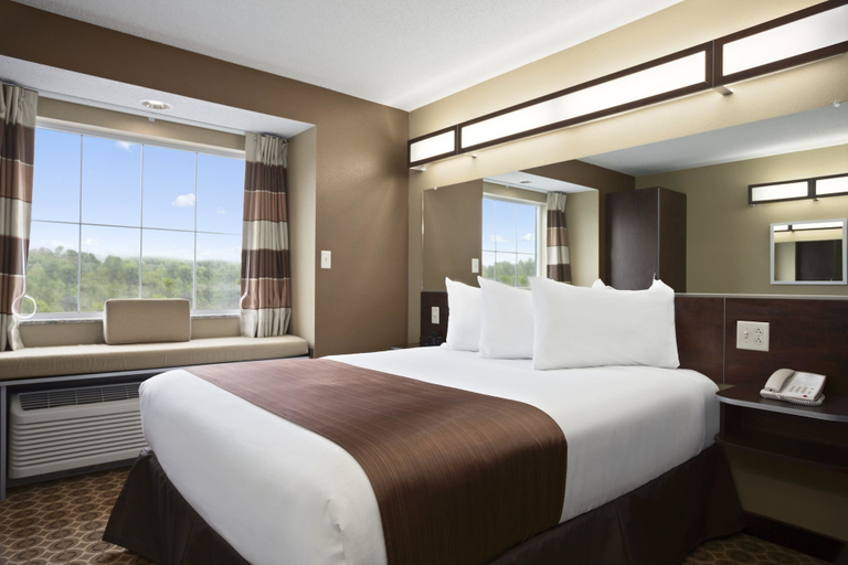 Bedroom 3, Sonesta Essential Fairmont, Marion