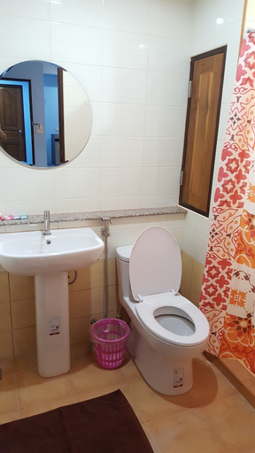 Bathroom 4, Sunflower Place, Bang Rak