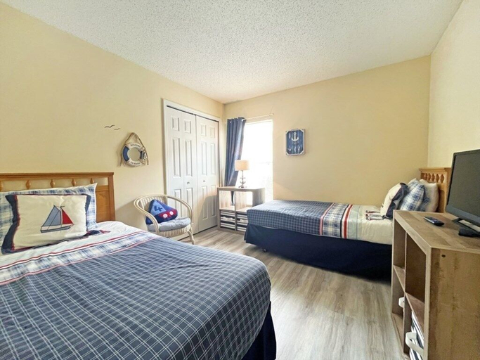Bedroom 2, Robins Nest 4 Bedroom Villa by RedAwning, Polk