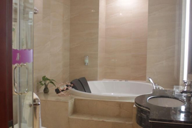 Bathroom 3, Boying Business Hotel, Jiangmen