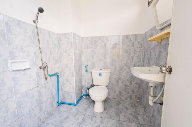 Bathroom 4, Sananwan Palace, Bang Phli