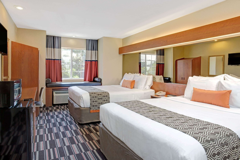 Bedroom 3, Microtel Inn & Suites by Wyndham Bushnell, Sumter