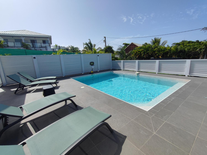 Swimming pool 4, Ti kaz an NOU **, Sainte-Rose