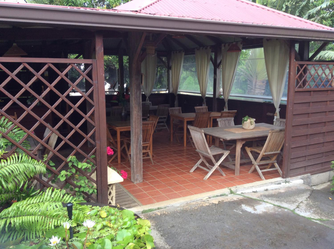 Others 4, Le bungalow des bougainvilliers, Ducos