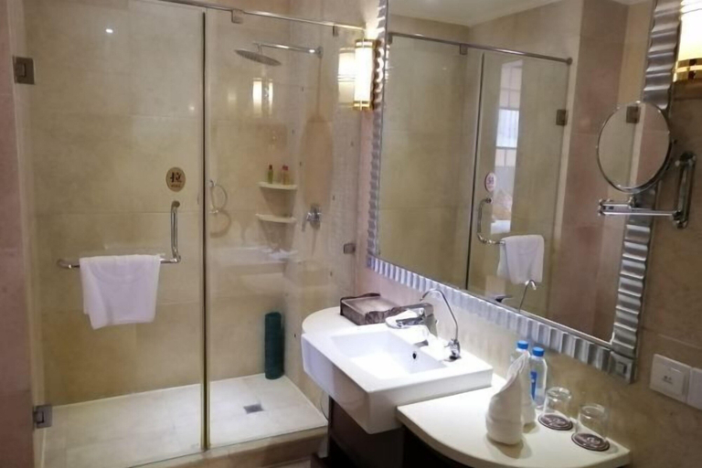 Bathroom 4, Li Hou Hotel, Changzhi