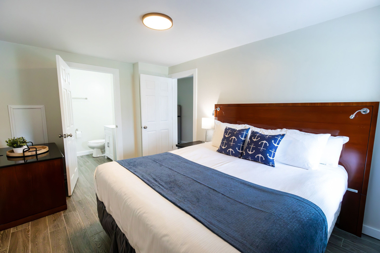 Bedroom 2, Anchor Bay Inn and Suites, Erie