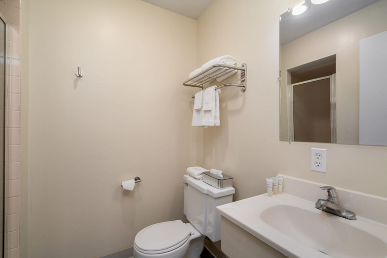 Bathroom 5, Nevada Flats Hotel, El Paso