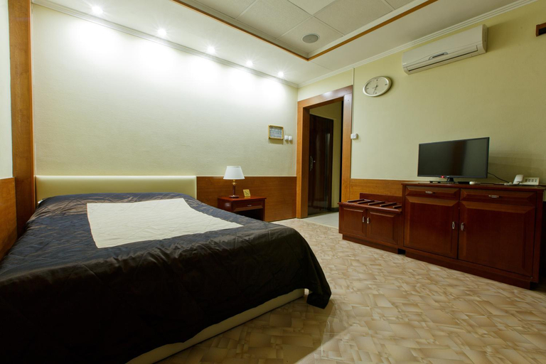 Others 5, Hotel Rial, Vladivostok gorsovet