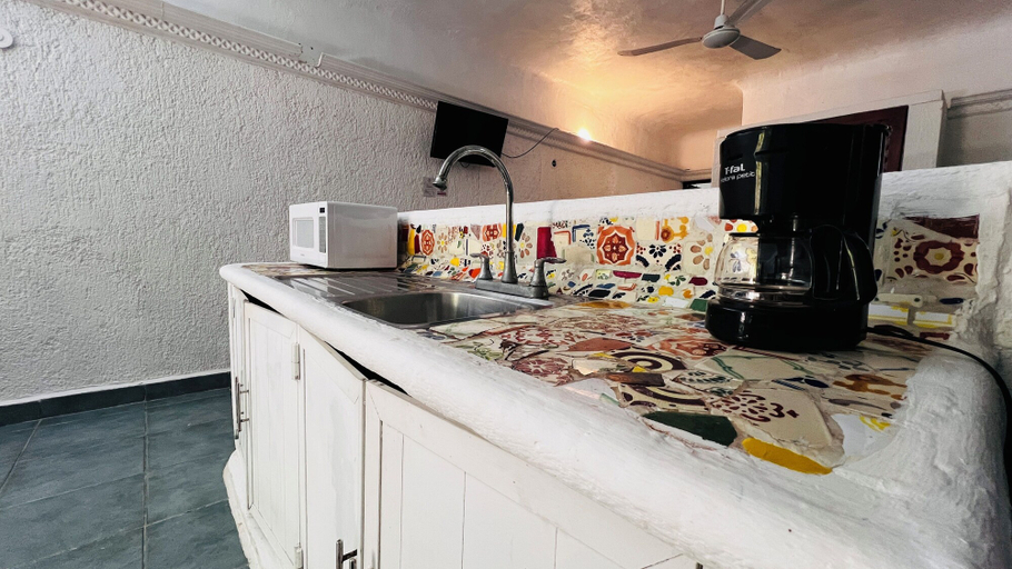 Private kitchen, MAYAN ART Hotel Boutique - 10Th. Ave, Cozumel