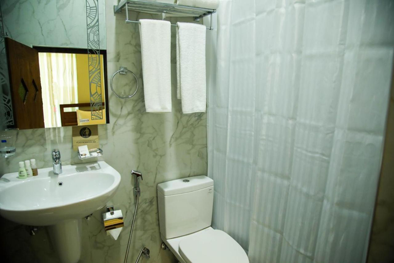 Bathroom 3, Sobaya Kandy, K.F.G. & G. Korale