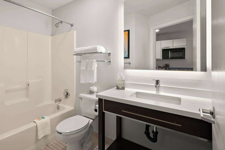 Bathroom 22