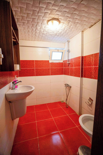 Bathroom 5, Kutlugun Sahil Otel, Edremit