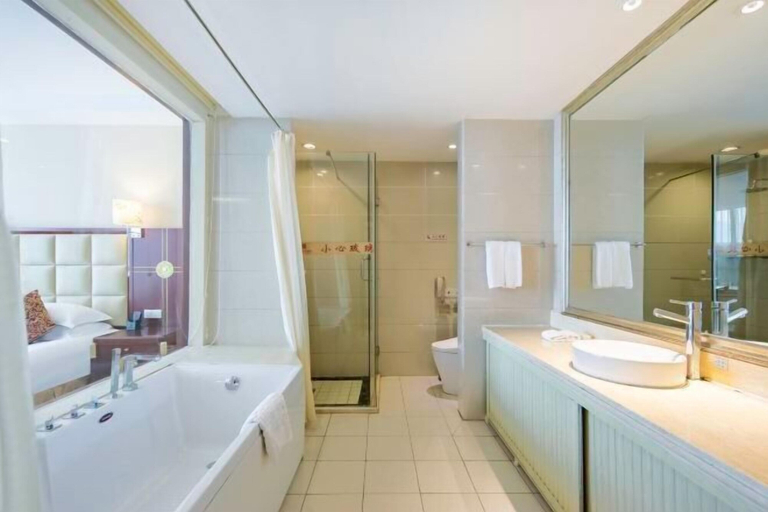 Bathroom 3, Taishan Royal Hotel, Tai'an