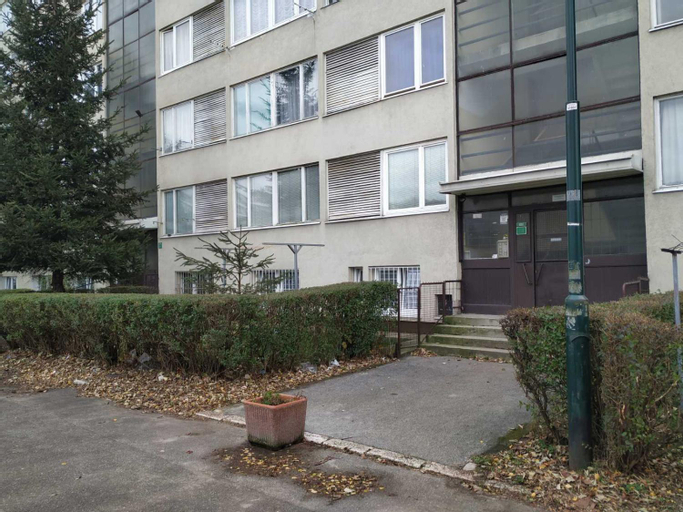 Exterior 10