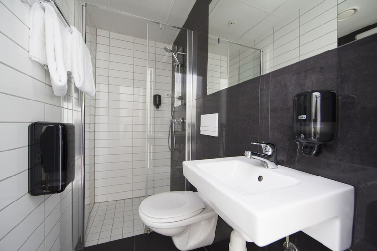 Bathroom 5, Citybox Bergen City, Bergen