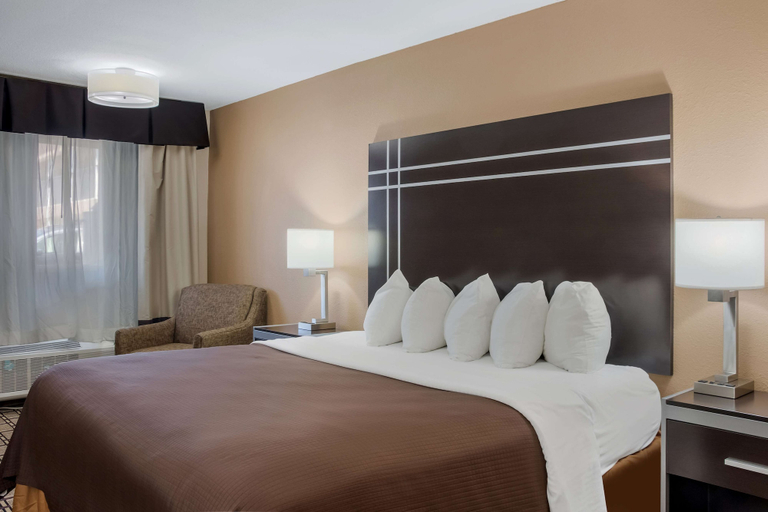 Bedroom 3, Best Western Nursanickel Motel, Dallam