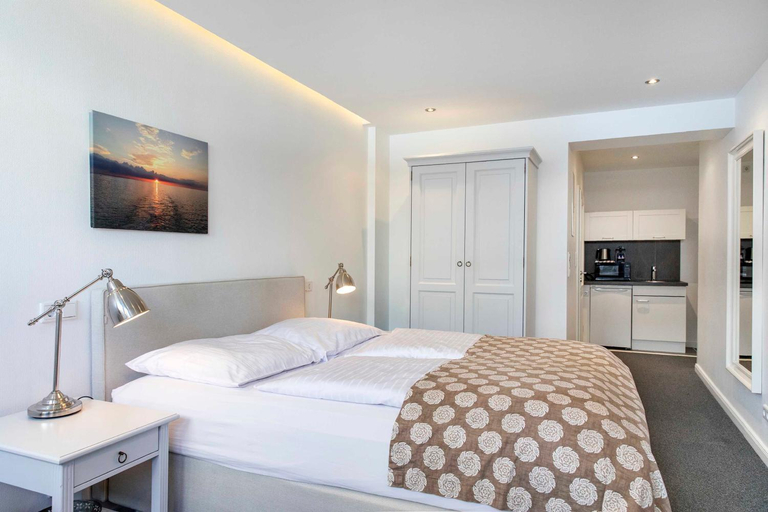 Bedroom 2, Luxx City Apartments, Kiel